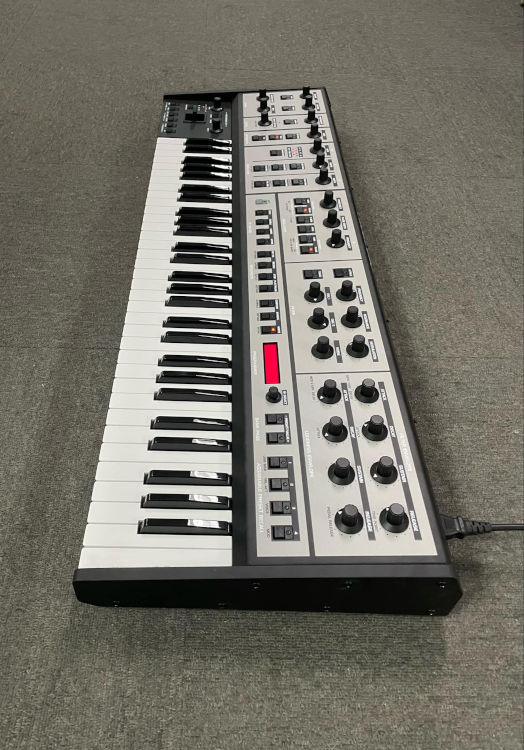 behringer ub-x side view